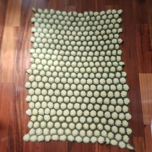 Vintage Daisy Flower Lap Afghan Crocheted Throw Blanket